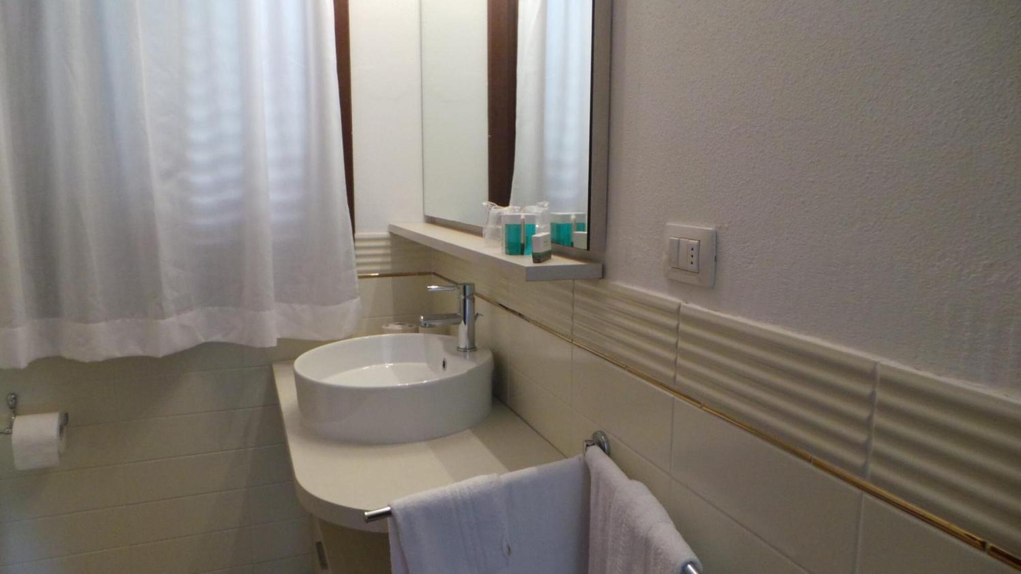 La Fenice Resort 奧爾比亞 外观 照片